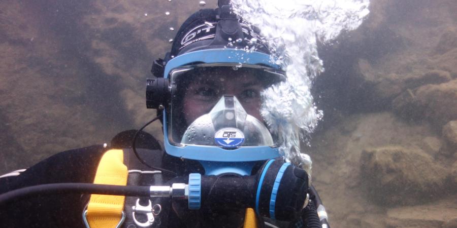 Photo of diver wearing full face mask