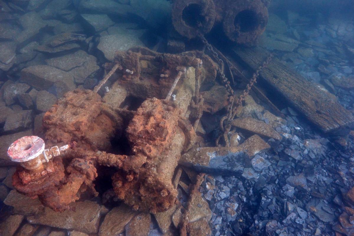 Whinch Engine on the Belnahua Quarries underwater site.