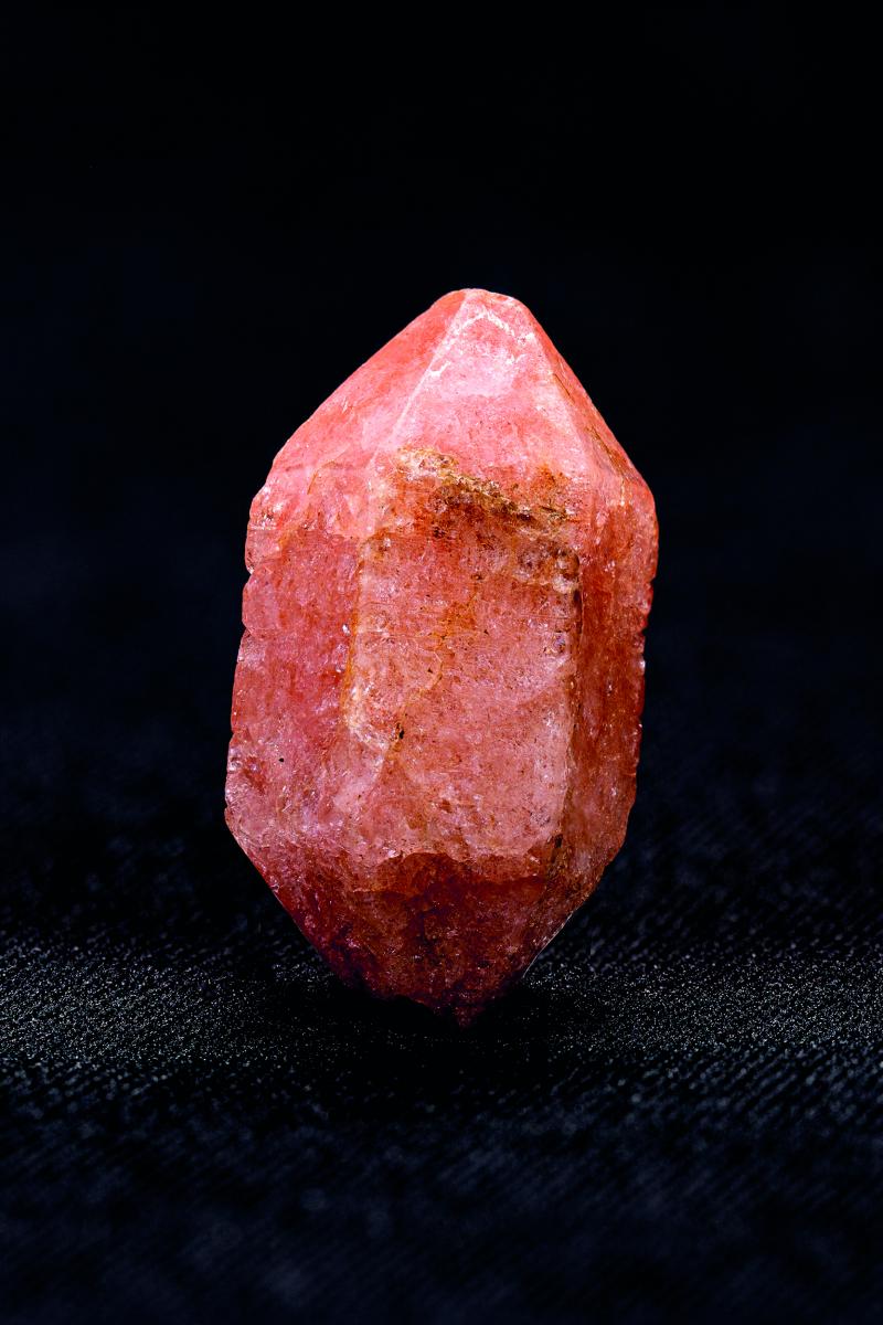 Rose quartz crystal from Yatton: A trackway to the past