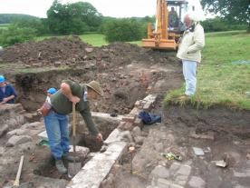 Phil Harding of Time Team excavating at Poulton Hall, Cheshire